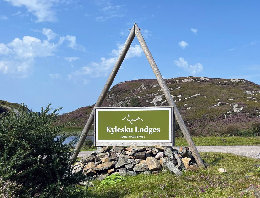 Kylesku Lodges roadside sign